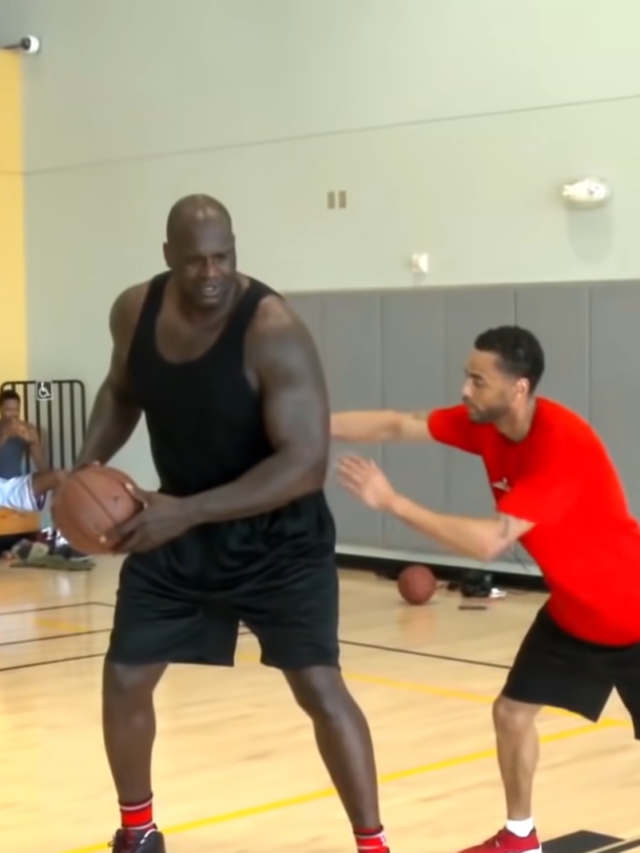 How tall is Shaquille O’Neal?